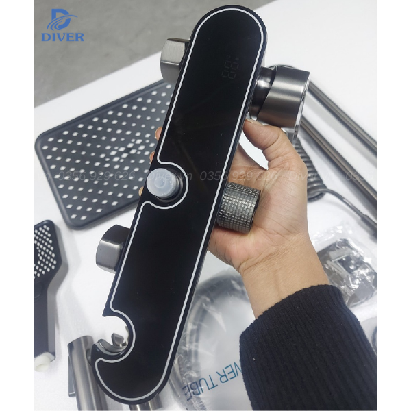 Sen Tắm Đứng Nóng Lạnh